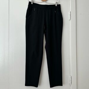 Lilly Pulitzer 28” Luxletic Run Around Pants in Onyx